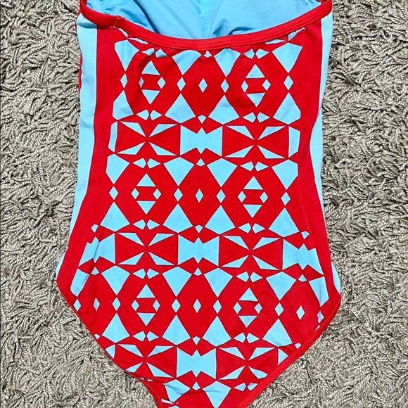 DKNY Bandeau One-Piece Swimsuit Maillot Red Blue Size 4 - Picture 3 of 4